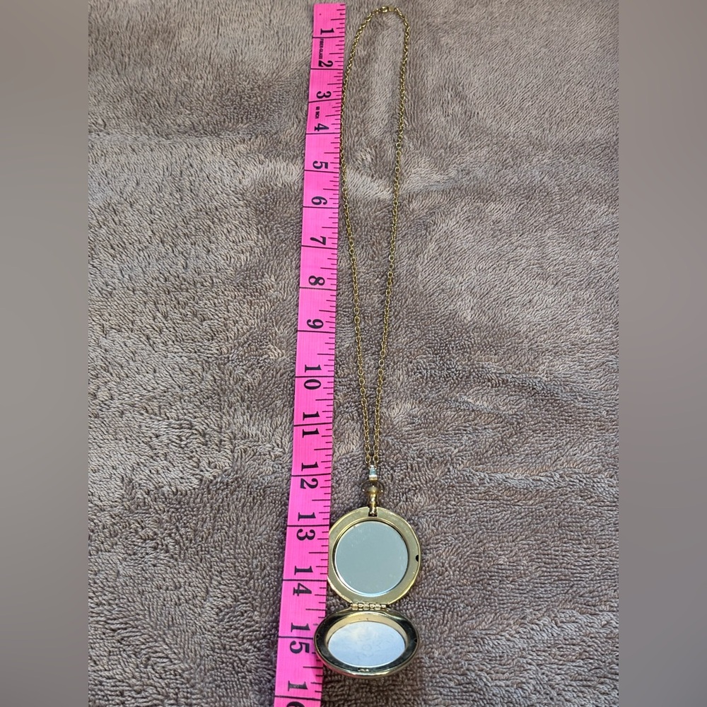 Gold tone Mirror Locket - Picture 6 of 6